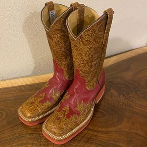 Women’s size 8 Handmade Anderson Bean Wingtip Boots.  Brand new, never worn.